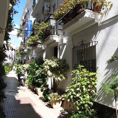 Hostal La Pilarica Marbella Exterior photo