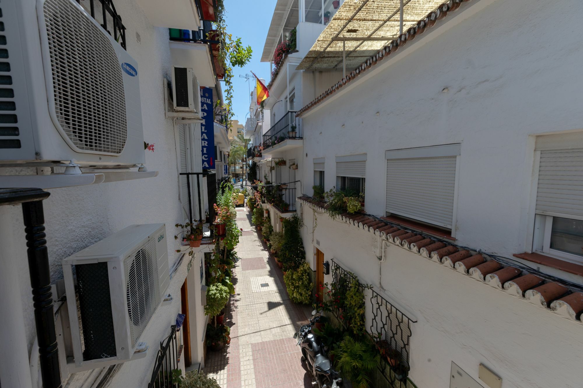 Hostal La Pilarica Marbella Exterior photo